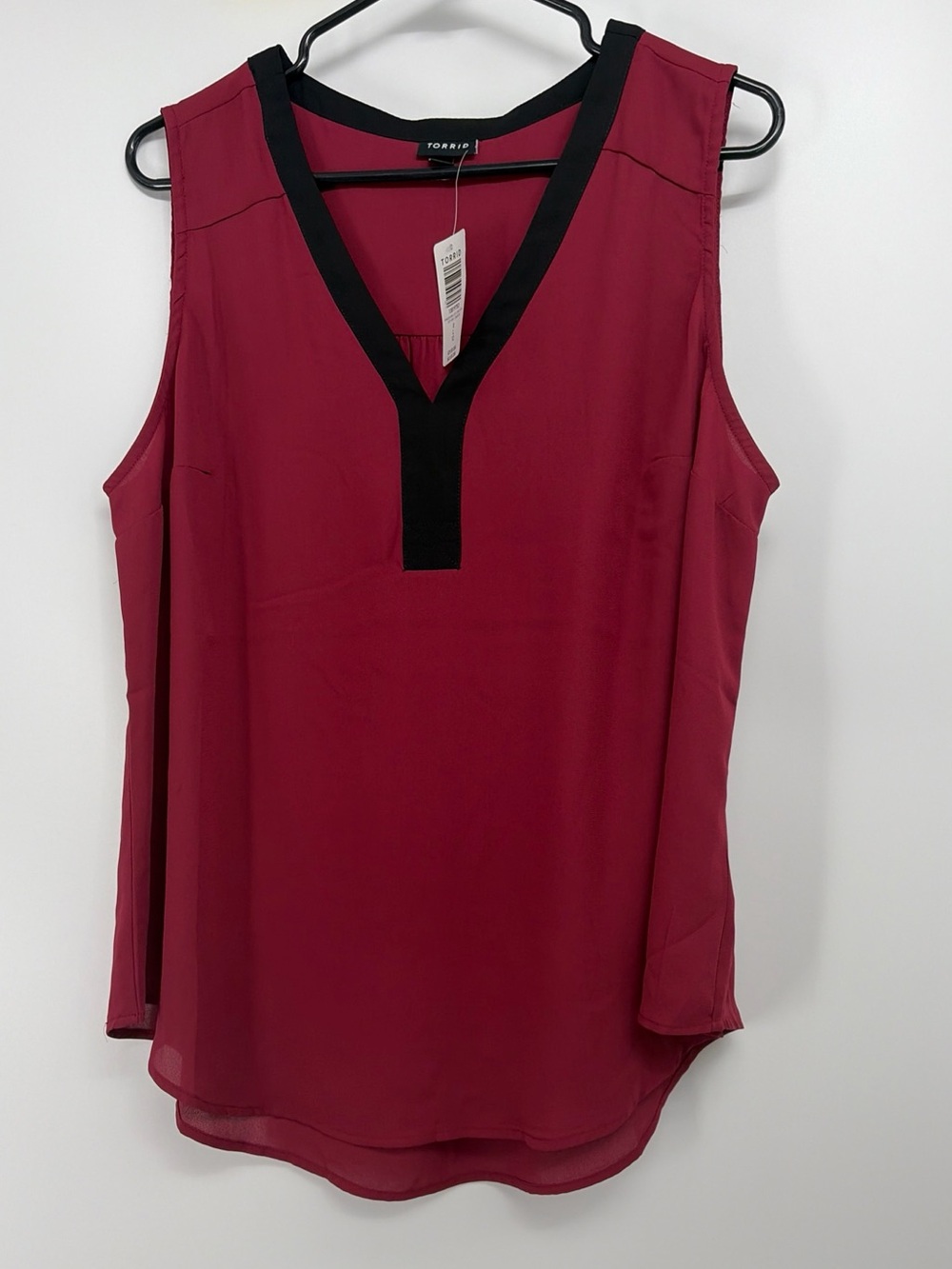 TORRID NWOT Sleeveless Top Sz 0 Maroon & Black Trim Tank